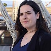 Soy graduada en Historia por la UGR. imparto clases en materias de Humanidades o Ciencias Sociales. También trabajamos técnicas de estudio.